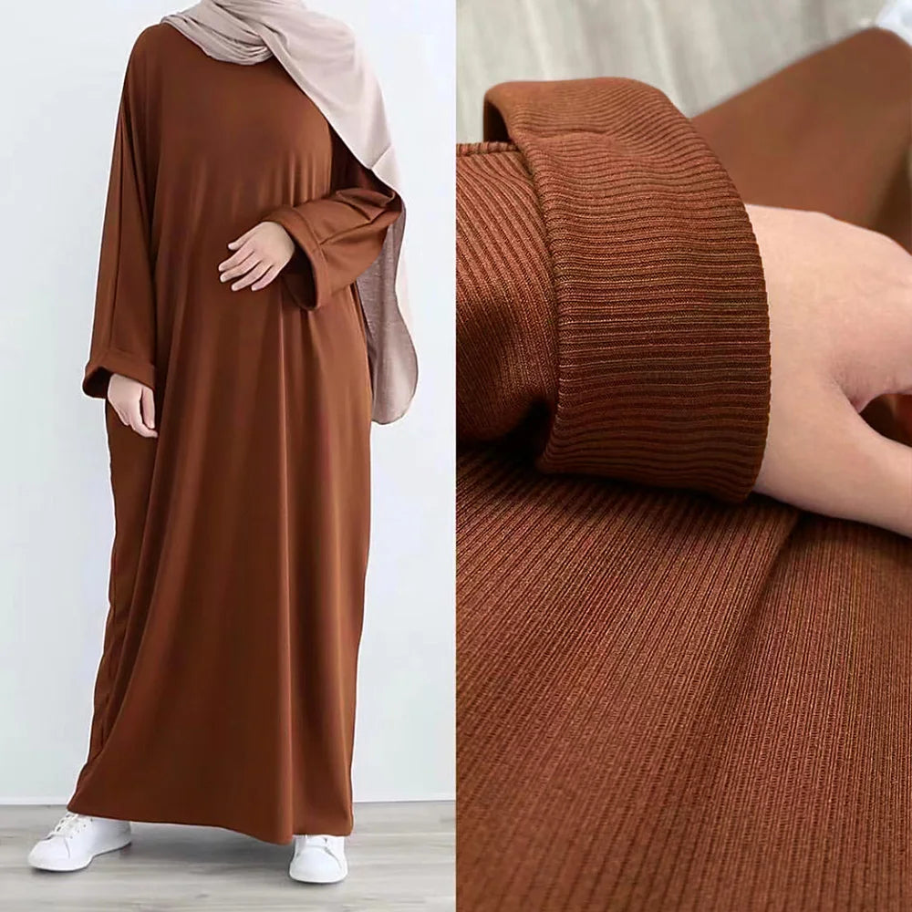 Ariane - Elegante gestrickte Abaya mit Gürtel und Seitentaschen