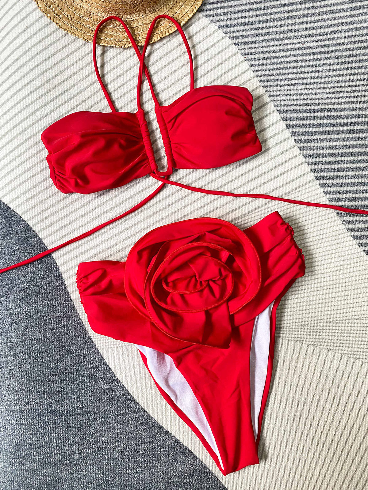 Lore | Bikini mit Neckholder und Blumendetail