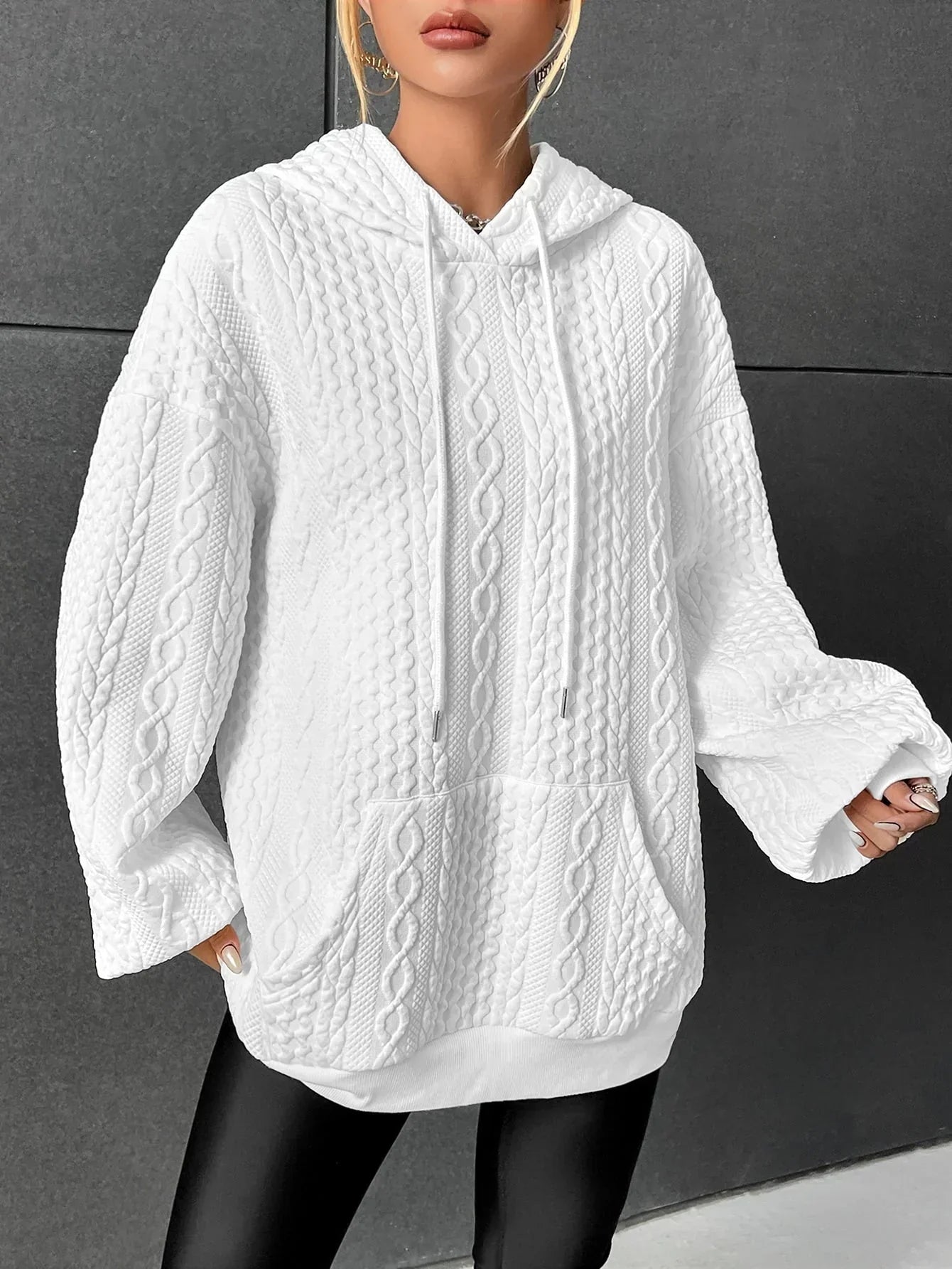 Sandra® | Übergroßer Pullover mit Kapuze und Kordelzug