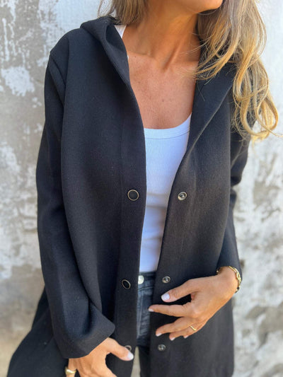 Adriana - Modische Strickjacke mit Kapuze