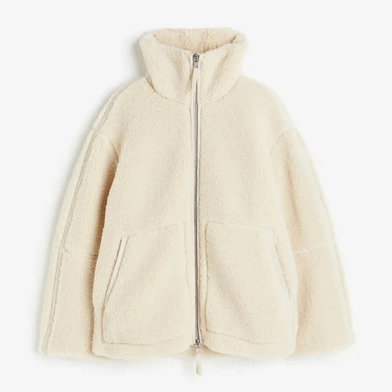 Astara | Modisches und minimalistisches Winterkleidungsstück