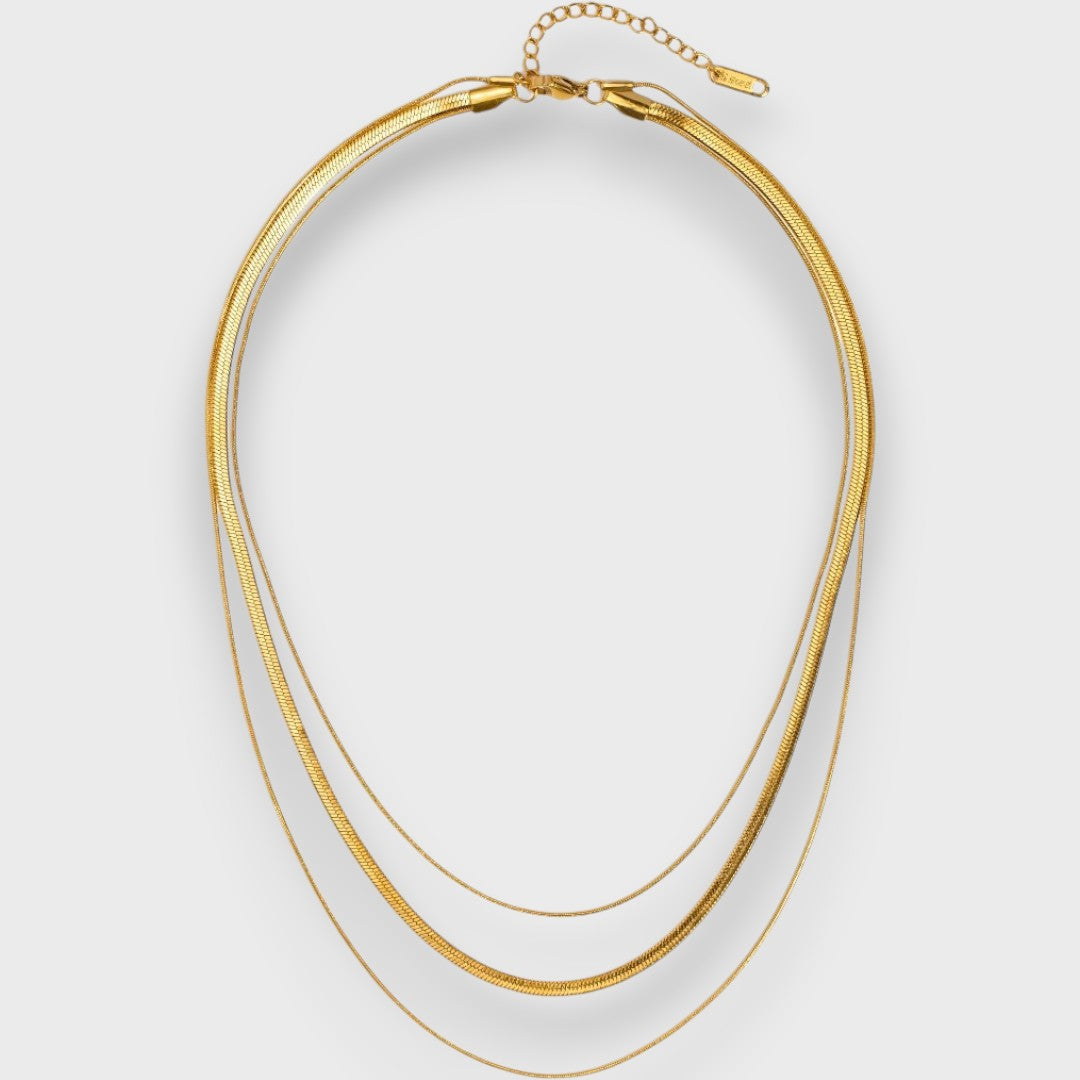 Solenne – Vergoldete Halskette mit mehreren Lagen