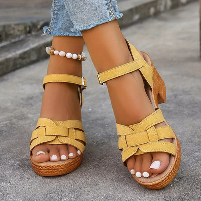 Janine - Damenmode Sandalen mit klobigem Absatz