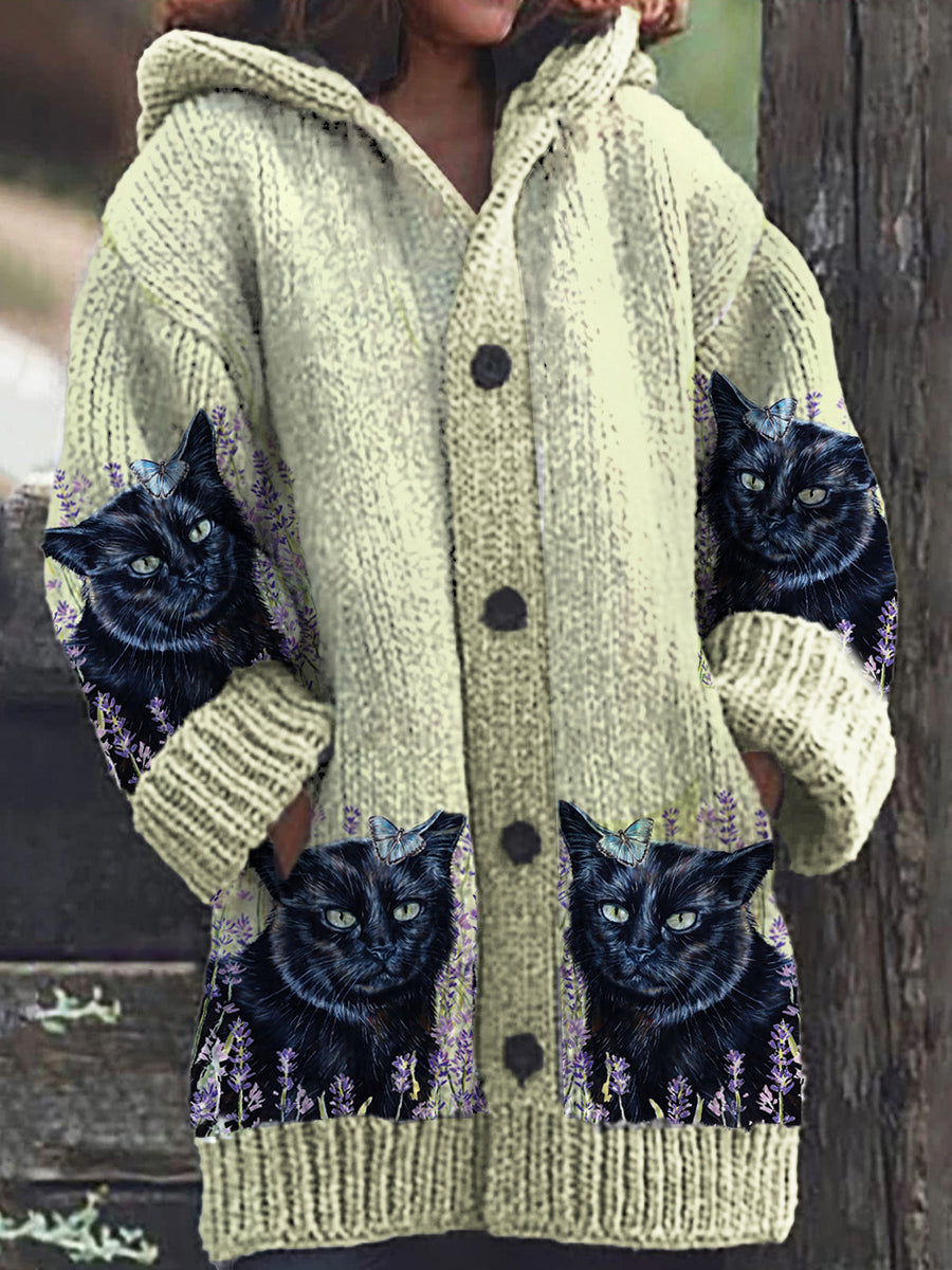 Greta® | Von Black Cat – Lässiger, warmer Kapuzen-Cardigan mit Knöpfen in Lavendel-Flieder